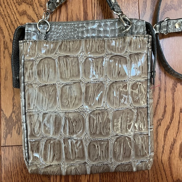 Guess Purse - Picture 2 of 4
